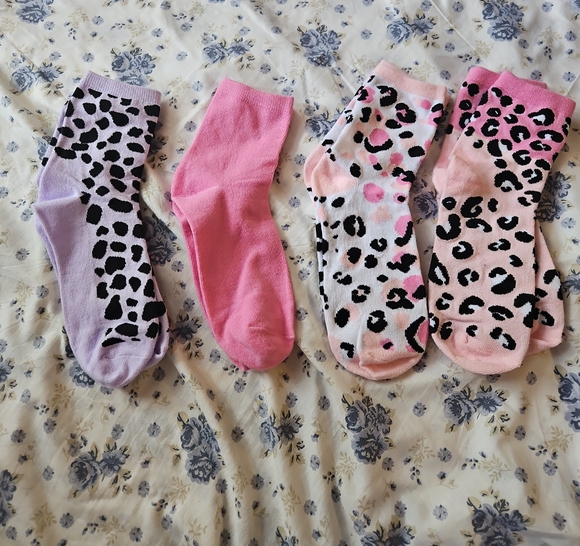 Leopard Print and Solid Pink Women's Socks Set - Picture 1 of 1